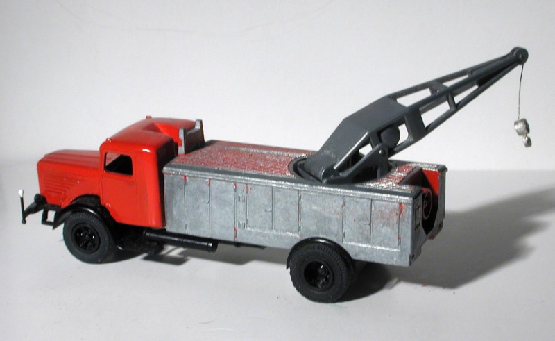 B�ssing 8000 R�stkranwagen von Wiking/Brekina/M�rklin, Heckansicht