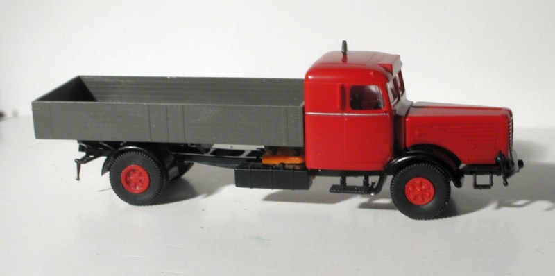 B�ssing 8000 S 13 Pritschenwagen 'Fehr' von Brekina