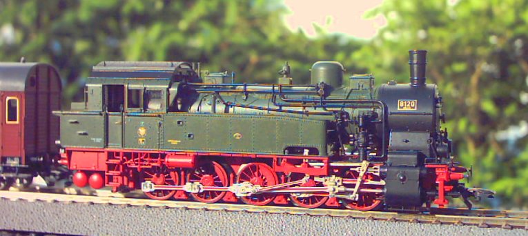 Lok von schr&auml;g vorn