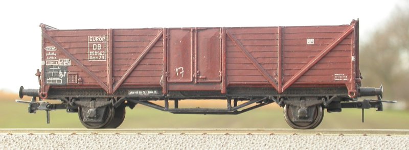 Omm 29 (M&auml;rklin/Roco-Umbau) mit Kreideanschriften