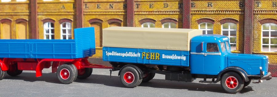 B�ssing 8000 S 13 Pritschenwagen Baujahr 1950 von Brekina
