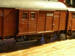 Fertige Gitter bei aufgesetztem Dach