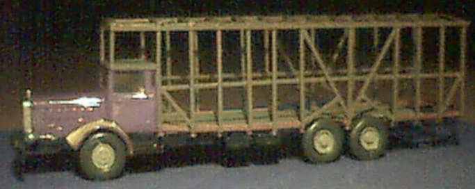 Der Mercedes L 10000-M&ouml;belwagen von der Seite