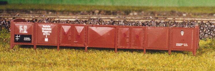 Der halbmontierte Wagenkasten von au&szlig;en ...