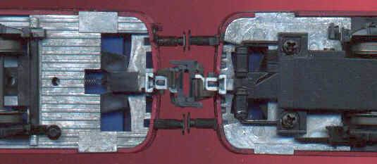 VT 98 mit Universalkupplung von unten in der Gerade