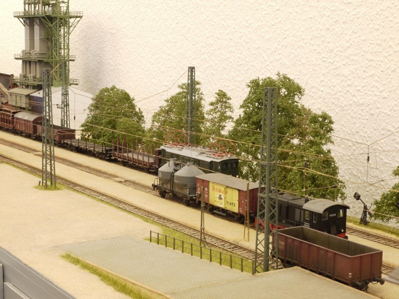 Abfahrbereite Sperrfahrt zum Zementwerk